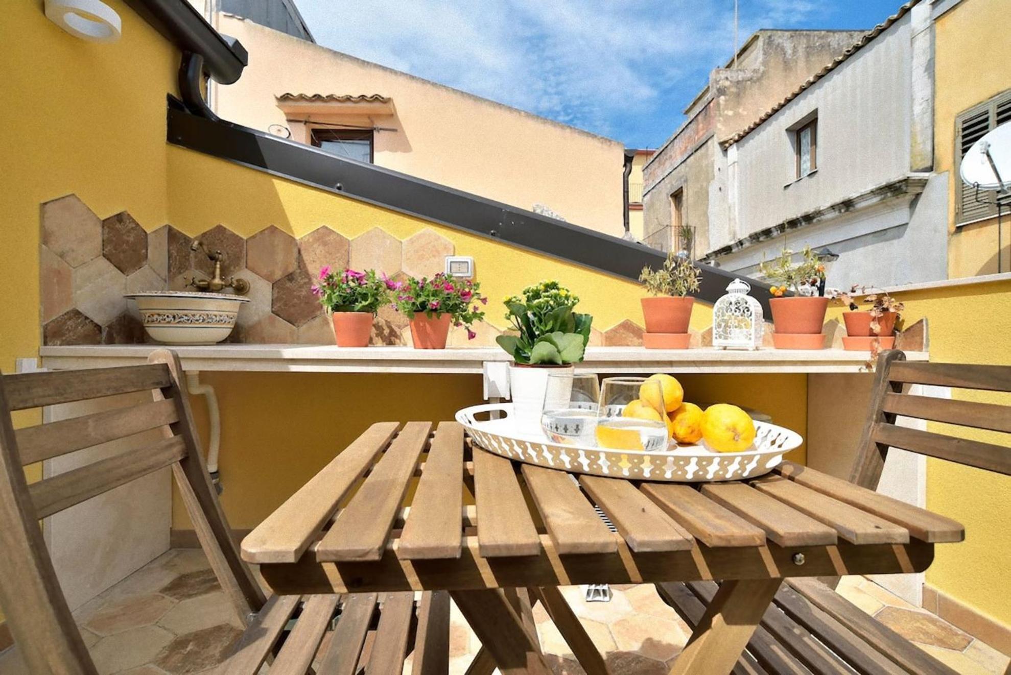 Ragusa Exclusive Flat With Terrace & Bbq Εξωτερικό φωτογραφία